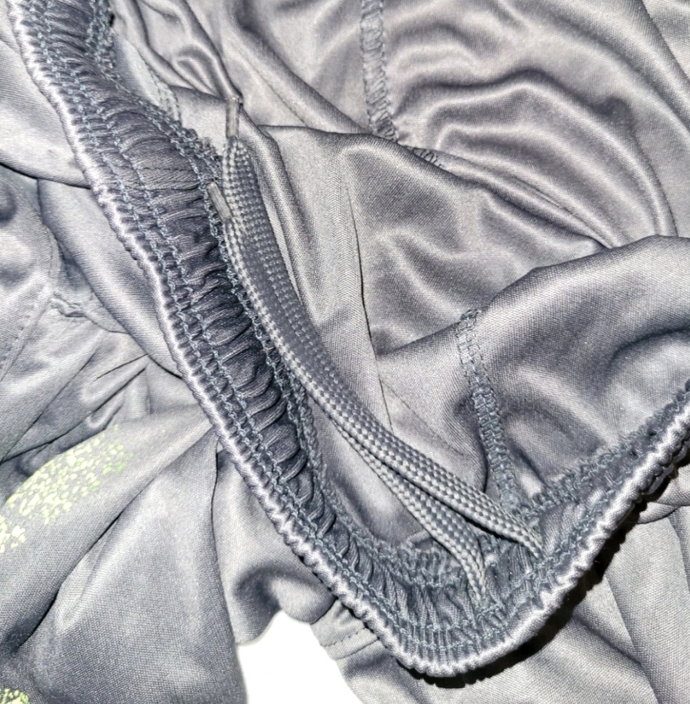 Under Armour Mens XL UA Tech WM Graphic Shorts Gray Dazzle Shiny Athletic Gym - Picture 7 of 10